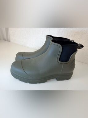 UGG Waterproof Chelsea Rain Boots Olive Green Mens Size 12 ankle boot rubber.
